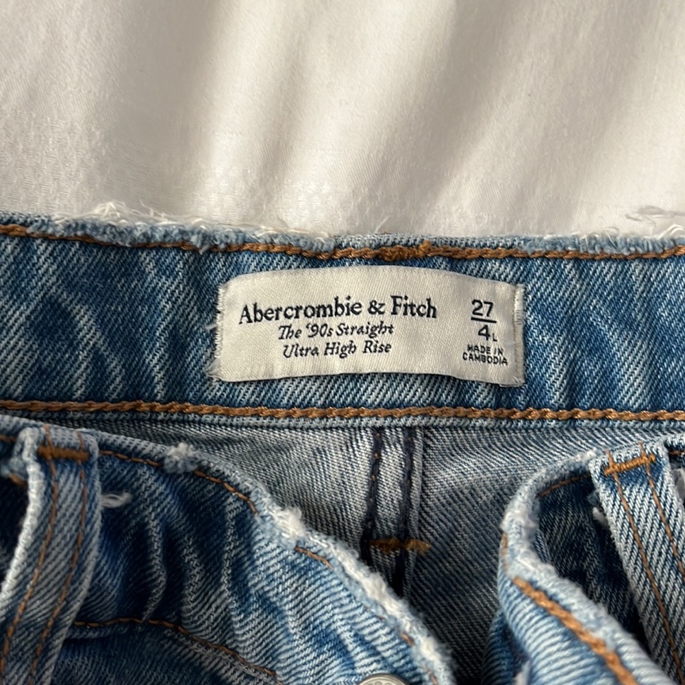 Abercrombie 90’s straight ultra high rise jeans